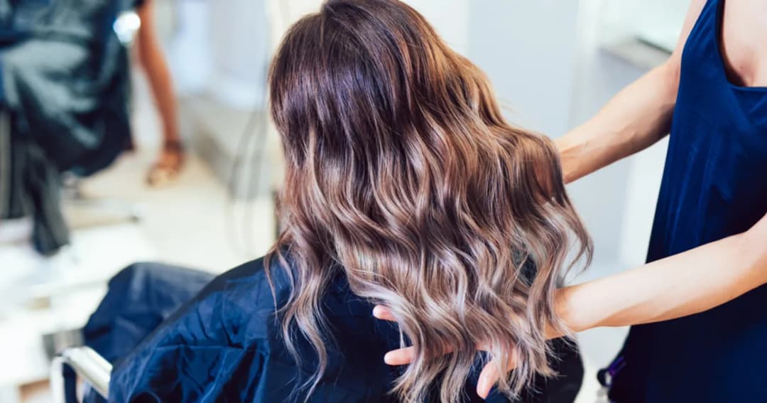 Farbowanie włosów co 3 miesiące: dlaczego to najlepszy wybór dla zdrowia włosów
