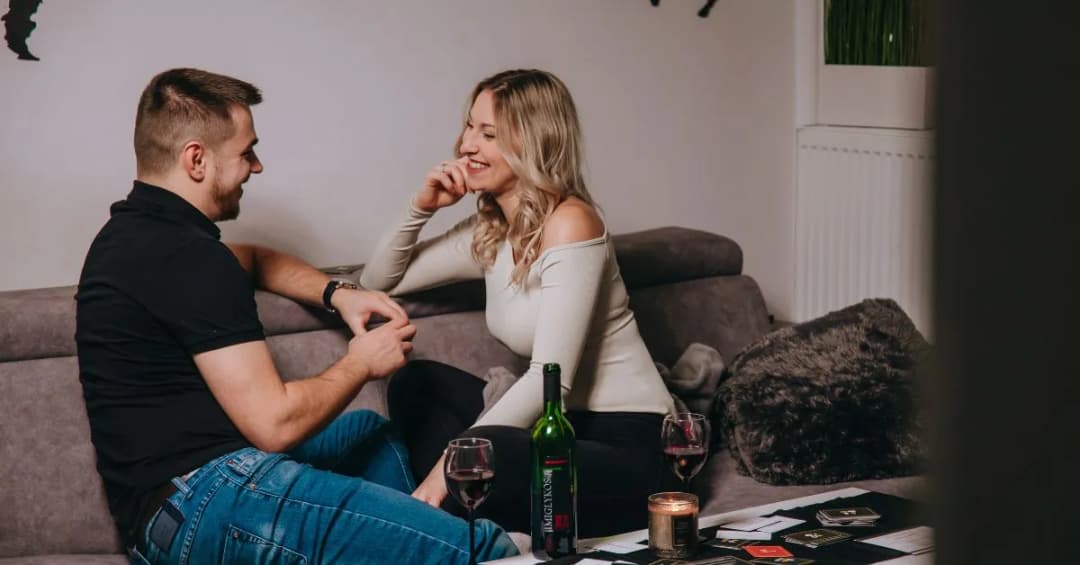 Rozmowa, która buduje. O cichym oddalaniu się i o tym, jak temu zapobiec.